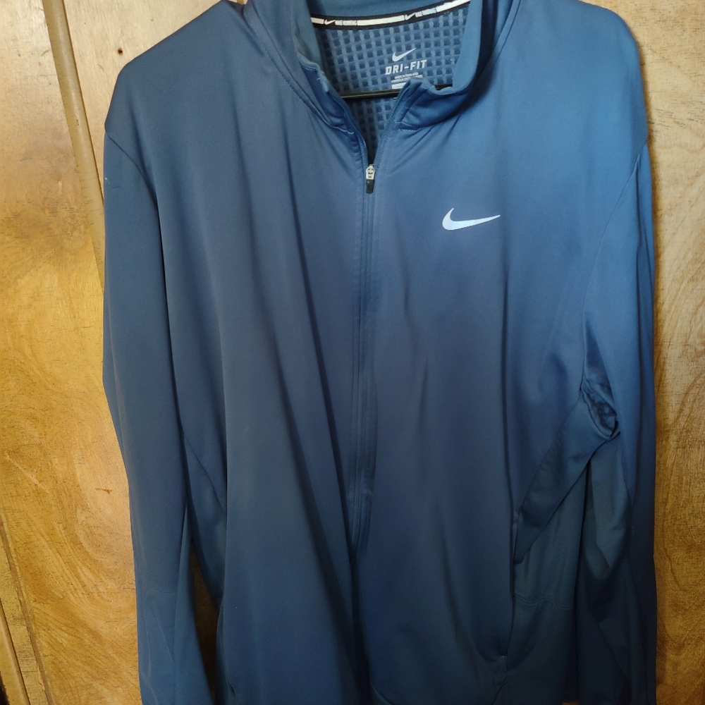 NIKE'S MEN'S JACKET. SIZE 2XLG.